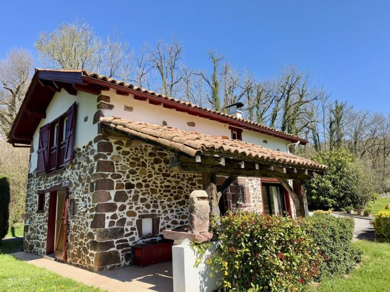 Gite with patio, barbecue & garden — photo 4