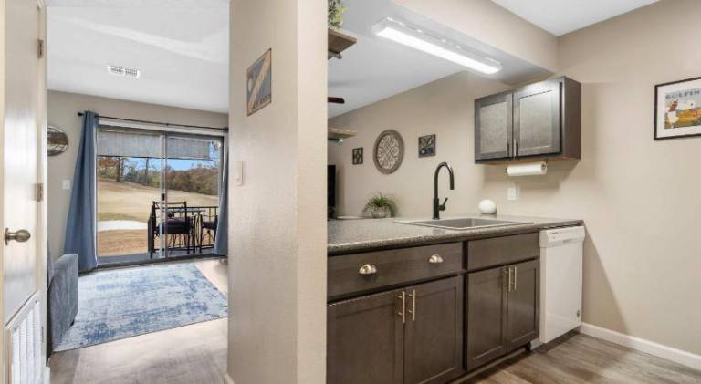 Nice vacation home with pool | Pets allowed in Branson, MO