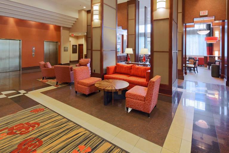 Hampton Inn & Suites by Hilton Arlington Crystal City DCA — photo 3