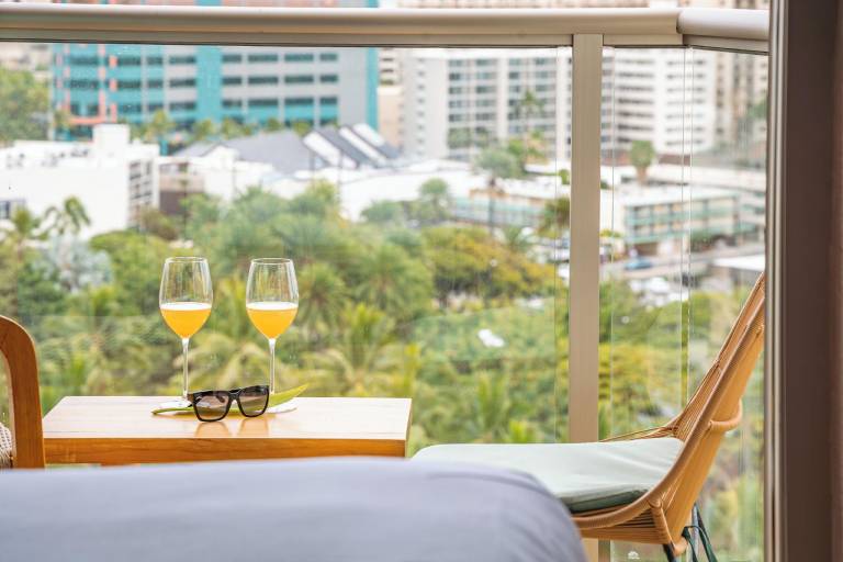 Luana Waikiki by Tropical Escapes Realty — photo 4