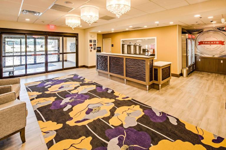 Hampton Inn & Suites Ashland — photo 5
