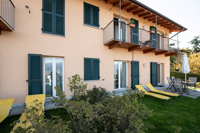 Holiday apartment with BBQ & yard — photo 3