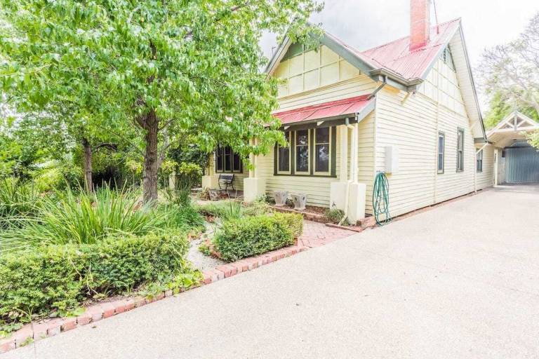 House  Echuca Village
