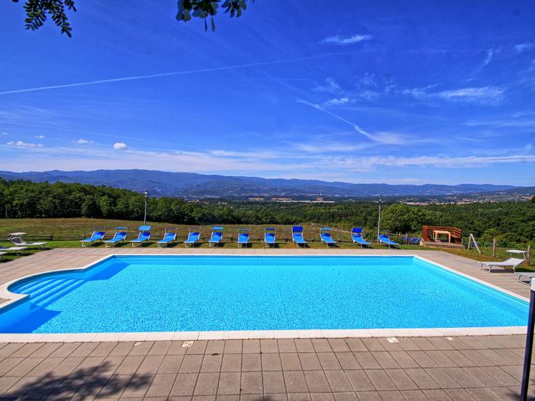 Vacation home with private pool, jacuzzi & BBQ — photo 4