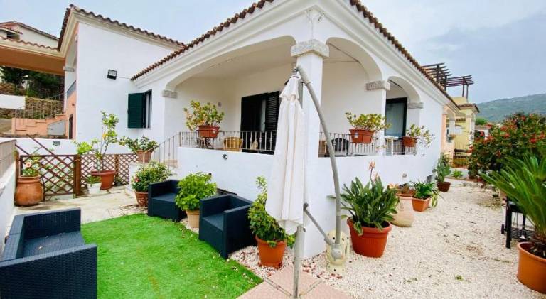 House with 2 rooms for 4 persons — photo 4
