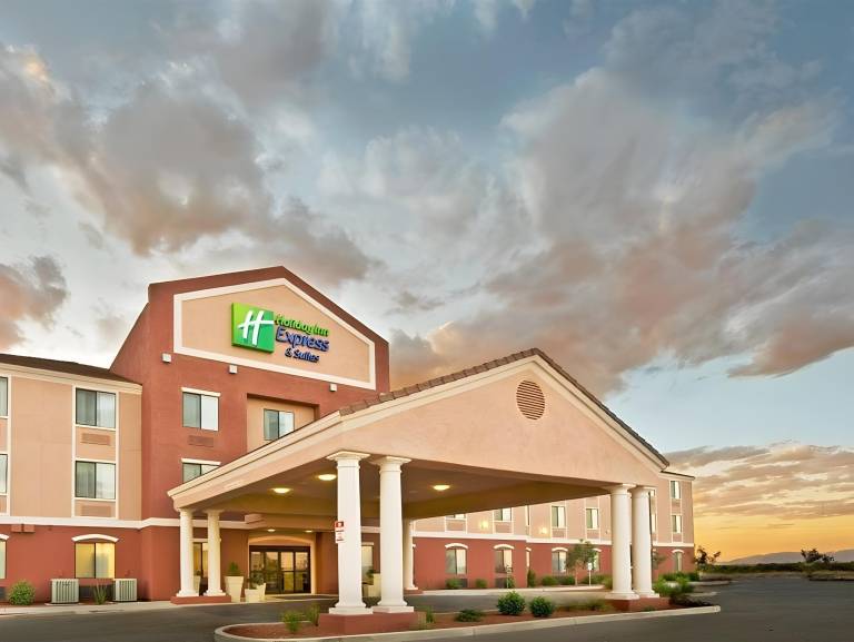 Holiday Inn Express & Suites Willcox By IHG in Willcox, AZ