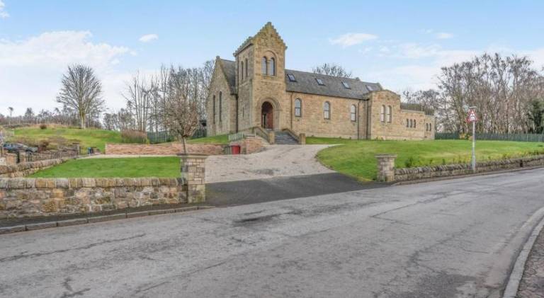 Beautiful house with hot tub | Pets are welcome in Falkirk