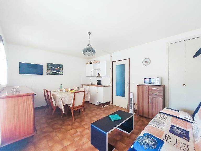 Nice holiday apartment with terrace | Dogs allowed — photo 3
