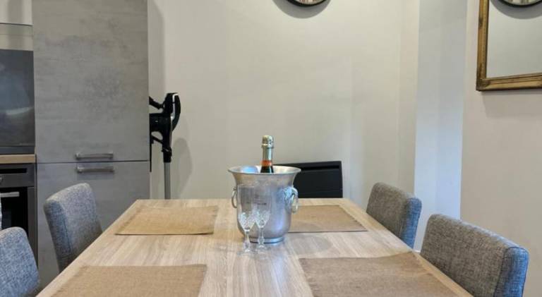 Apartment with terrace — photo 4