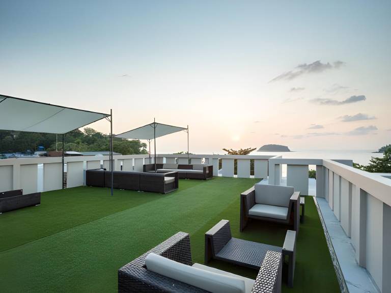 Kata Beachwalk Hotel and Bungalows — photo 3