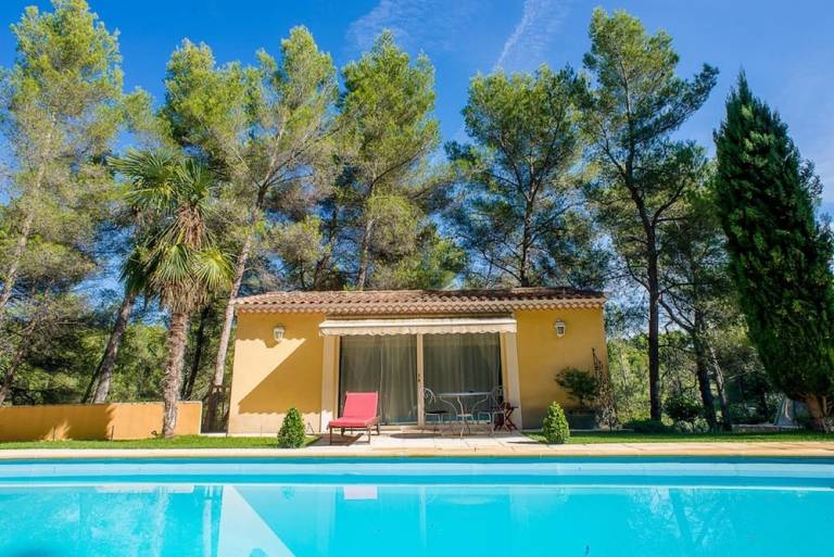 Bed & Breakfast  Cassis