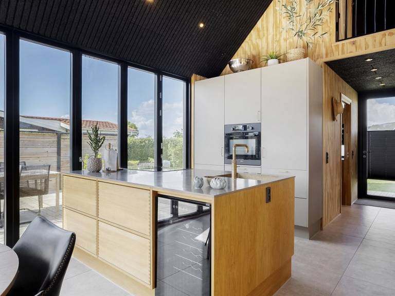 Family-oriented pleasant vacation home with barbecue & terrace | Close to the beach | Pets are welcome — photo 5