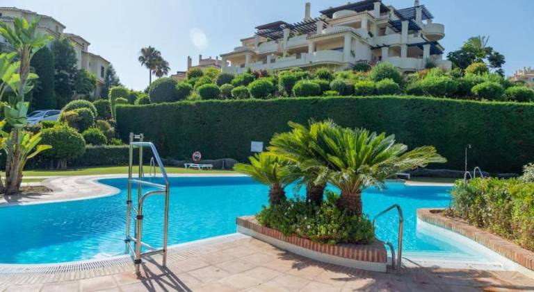 Fully equipped apartment with garden, barbecue & terrace | Pet-friendly in Benahavis