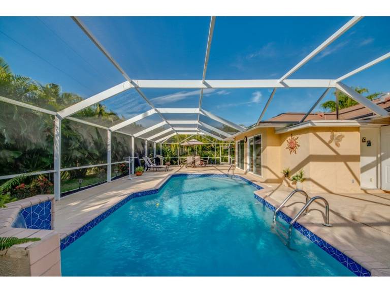 Family-Friendly Pool Retreat for You & Your Fur Baby Villa Hideaway – Roelens Vacations — photo 2