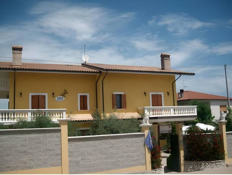 B&B Mariposa