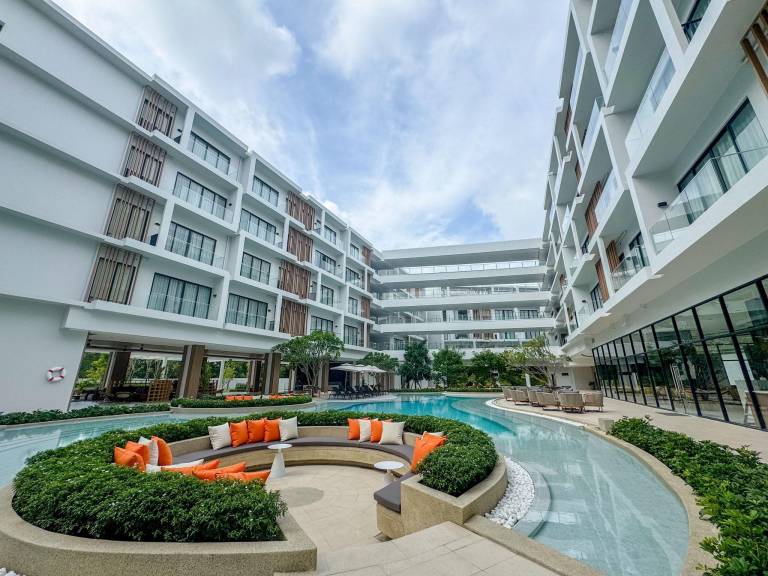 Pleasant serviced apartment with yard & pool | Next to the beach | Pets allowed in Sa Khu