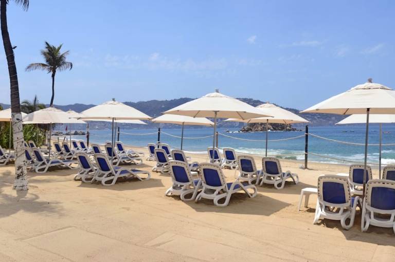 HS HOTSSON Hotel Acapulco