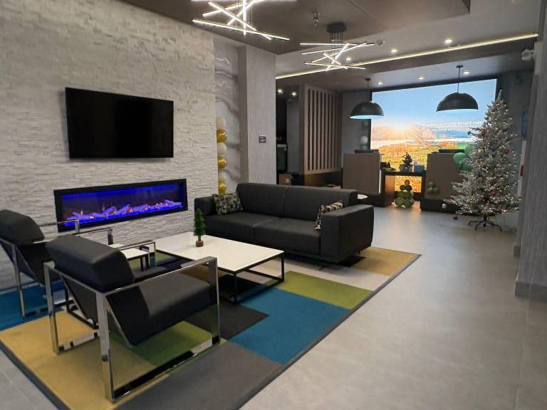 La Quinta Inn & Suites by Wyndham Kelowna BC