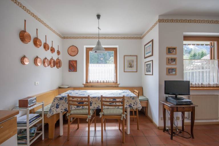 Apartment with garden — photo 3