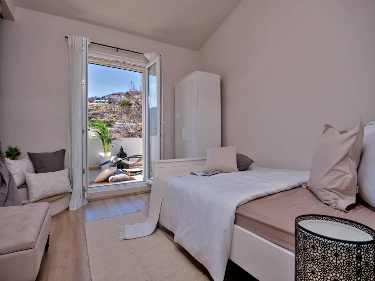 Villa with patio & pool in Podstrana