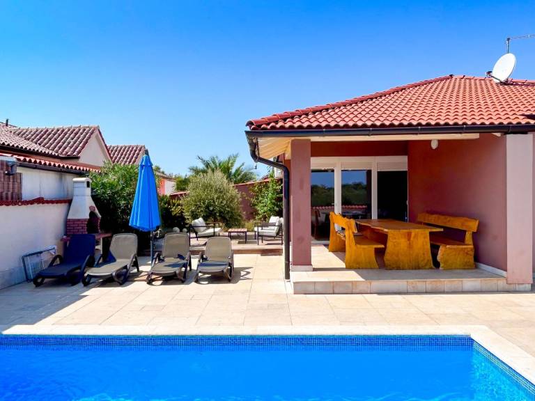 Vacation home with private pool, patio & grill | Pets are welcome — photo 3