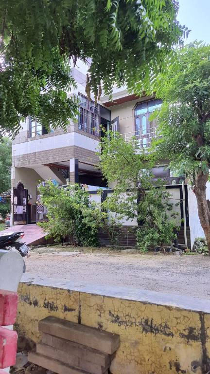 Charming apartment with yard | Good for workation | Pets allowed in Mathura