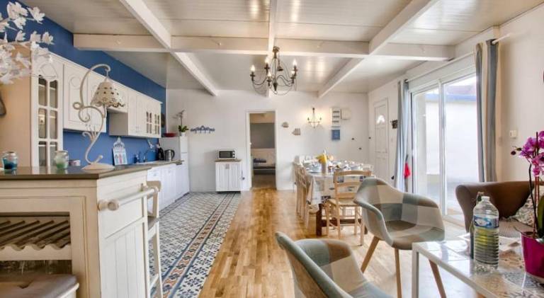 Pleasant house with yard, grill & hot tub | Next to the beach | Pet-friendly — photo 2