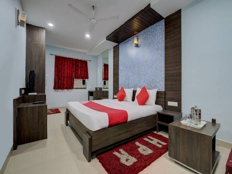 OYO 4822 Hotel Pratap Residency