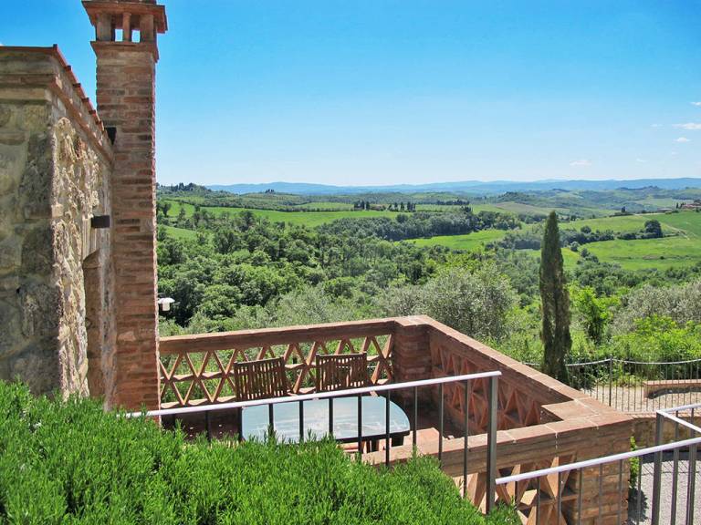 Wohnung mit Grill, Garten und Pool | Gartenblick