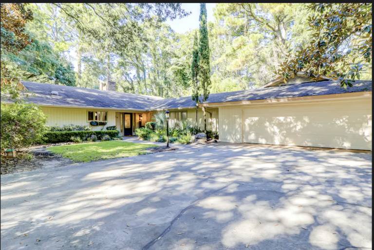 House with hot tub, barbecue & private pool | Nature view — photo 2