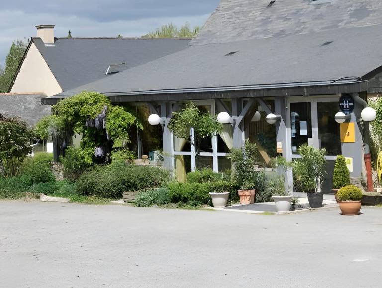 Logis Hotel Lodge La Valette