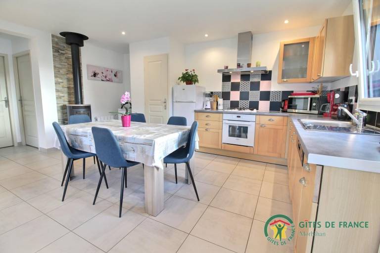 Gite with barbecue, yard & terrace — photo 4