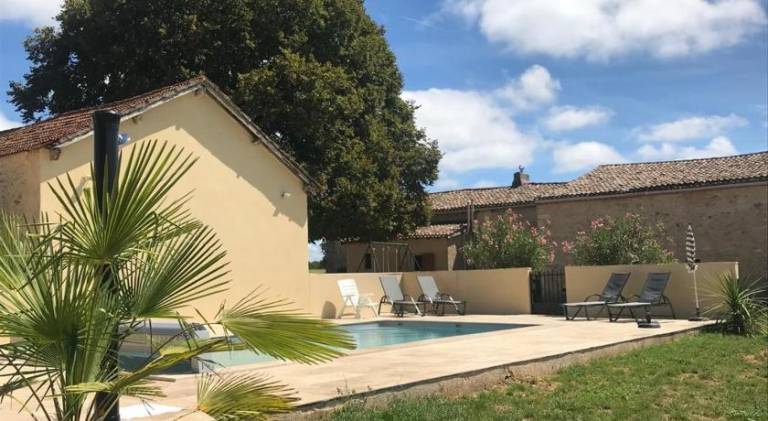 Vacation home with private pool, patio & yard | Pet-friendly — photo 3