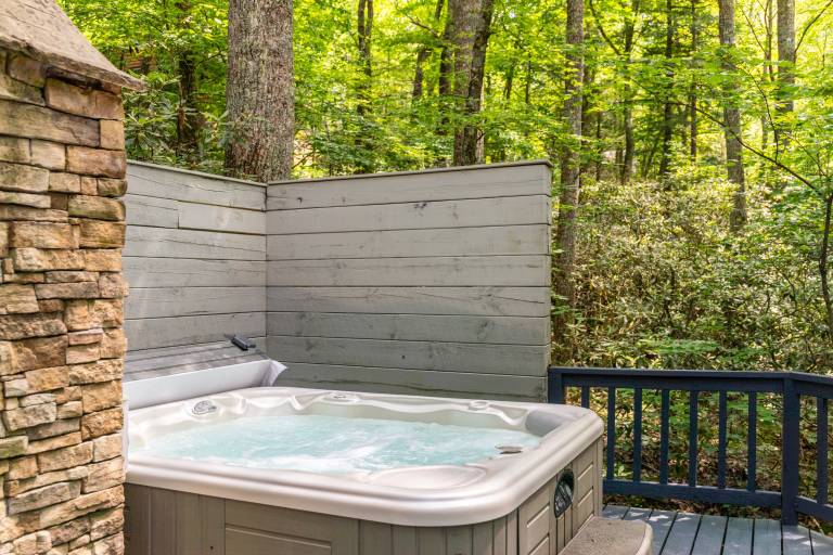 The Dog House - Romantic, Hot Tub, Creekside, Firepit Perfect couples getaway! — photo 3