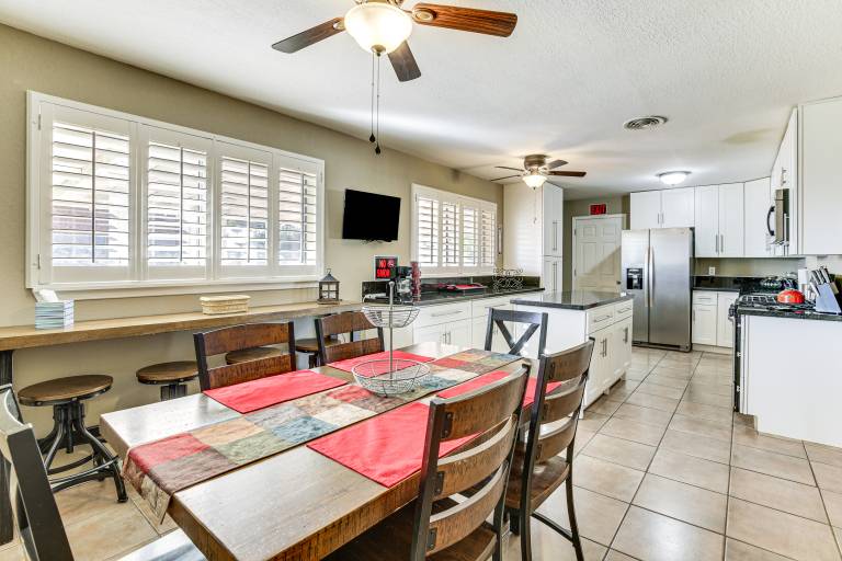 Family-Friendly El Paso Home Near Parks & Malls! — photo 5