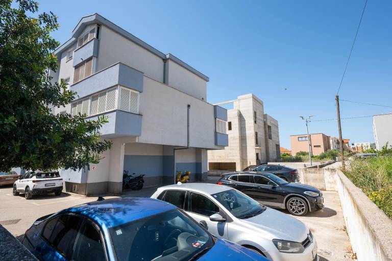 Rental apartment with BBQ & patio | Suitable for remote work in Okrug