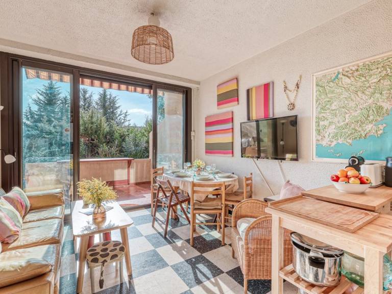 T3 with Air Conditioning and Parking, Walk to the Beach — photo 3
