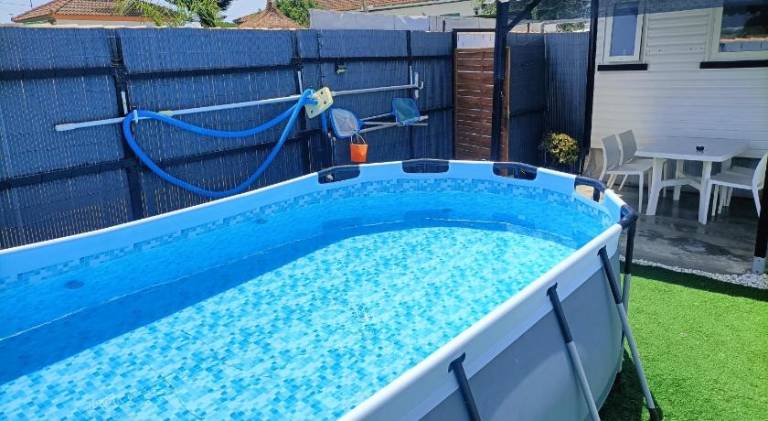 Vacation home with pool — photo 3