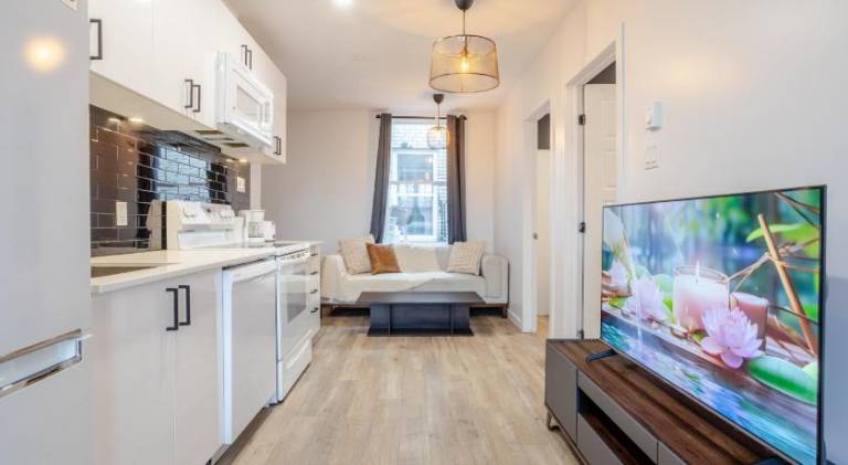 Holiday apartment with 4 rooms for 8 persons in Montréal, QC