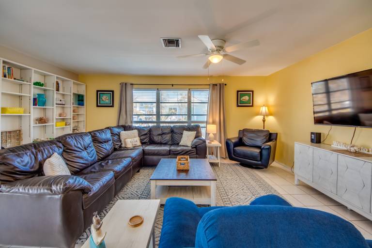 280 Ostego - Pet Friendly Pool Home by the Beach & Times Square! — photo 4