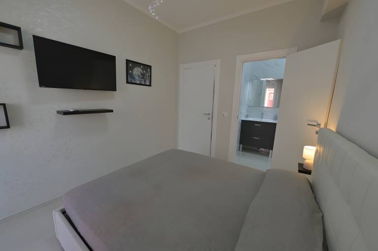 Double Room 1 with Wi-Fi and Air Conditioning — photo 4