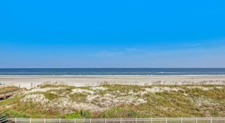 Oceanfront Pool and Quiet in Jacksonville Beach, FL