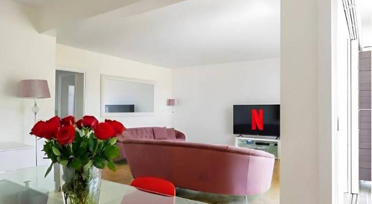 Fully equipped holiday apartment with patio & hot tub | Suitable for remote work | Pets are welcome — photo 3