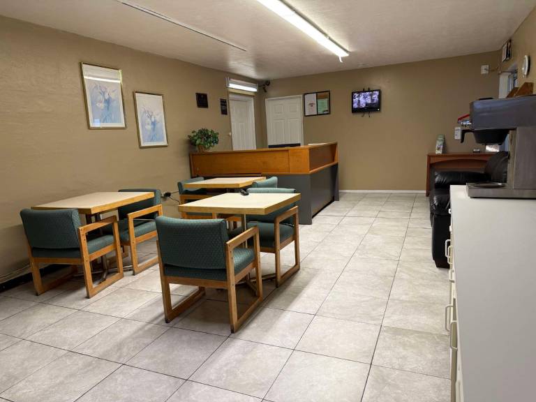 Americas Best Value Inn Wendover — photo 2