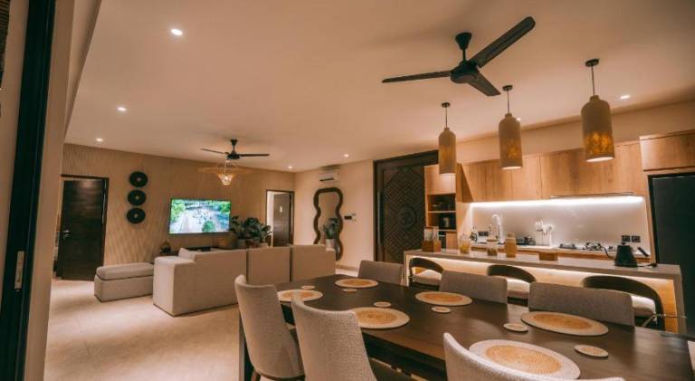 Lovely villa with hot tub & pool | Pet-friendly — photo 4