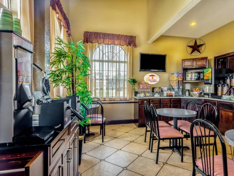 Hill Country Inn & Suites - New Braunfels, Gruene — photo 5