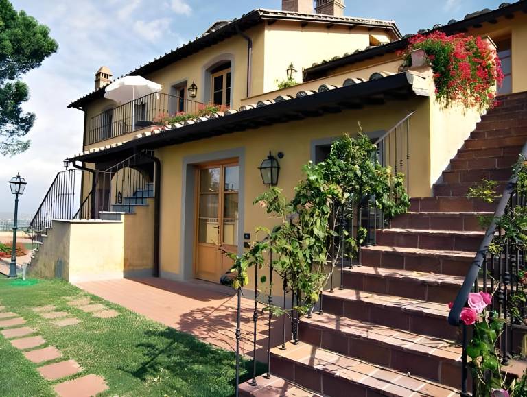 House with terrace, garden & barbeque in San Miniato