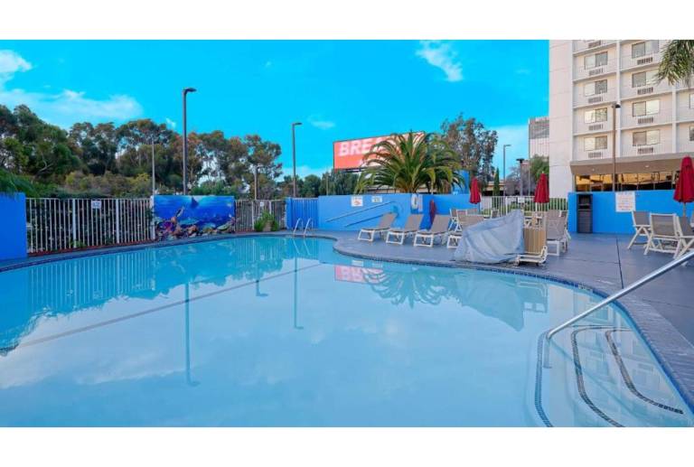 Motel 6 Los Angeles, CA - Los Angeles - LAX — photo 4
