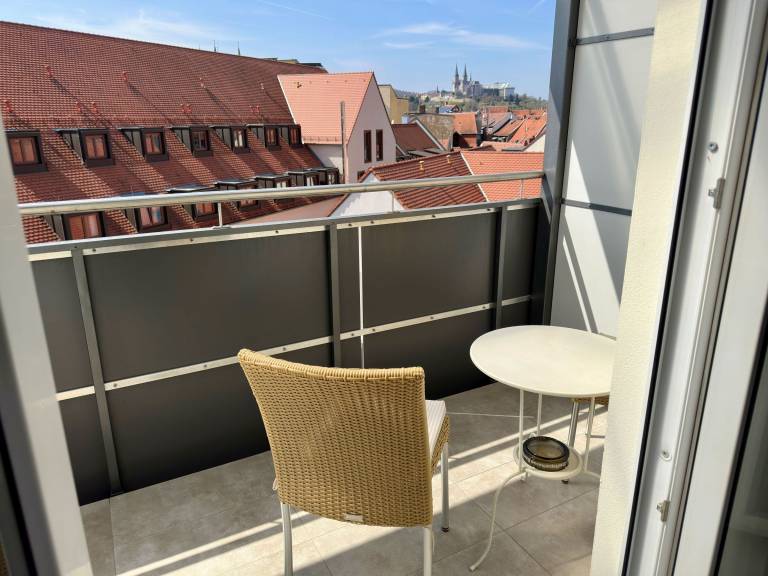 Apartment mit Balkon