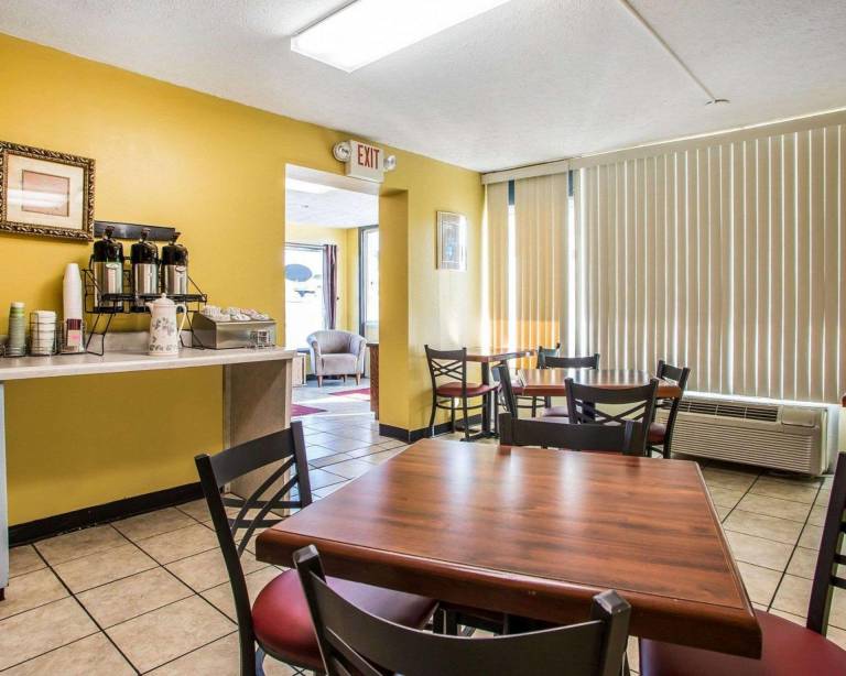 Econo Lodge near Missouri University of Science and Technology — photo 3
